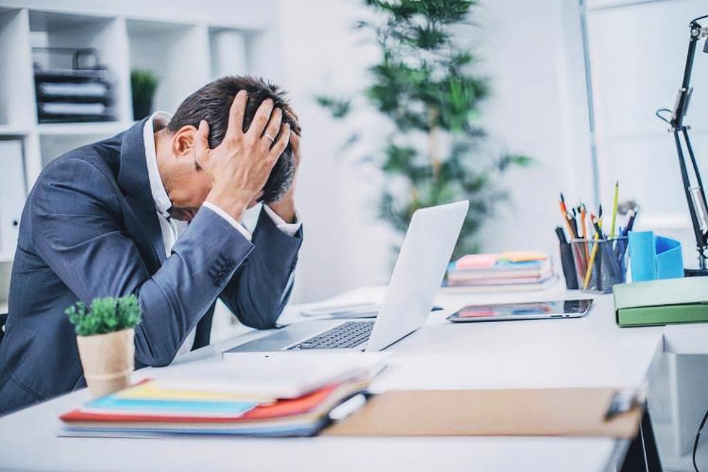 一位深圳44岁创业失败者的反思:
“以前，总听人说创业要敢想敢干，现在才懂这是最