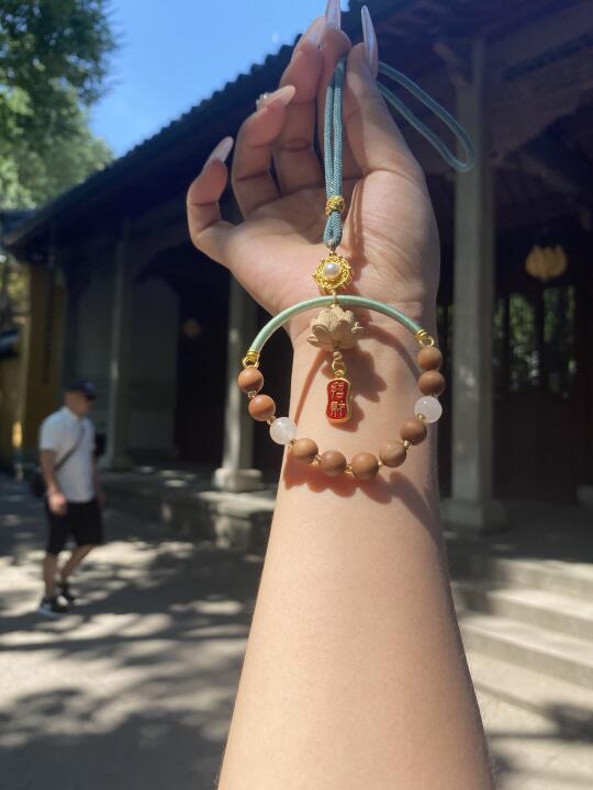 我在灵隐景区挖到超漂亮的车挂，真的太……