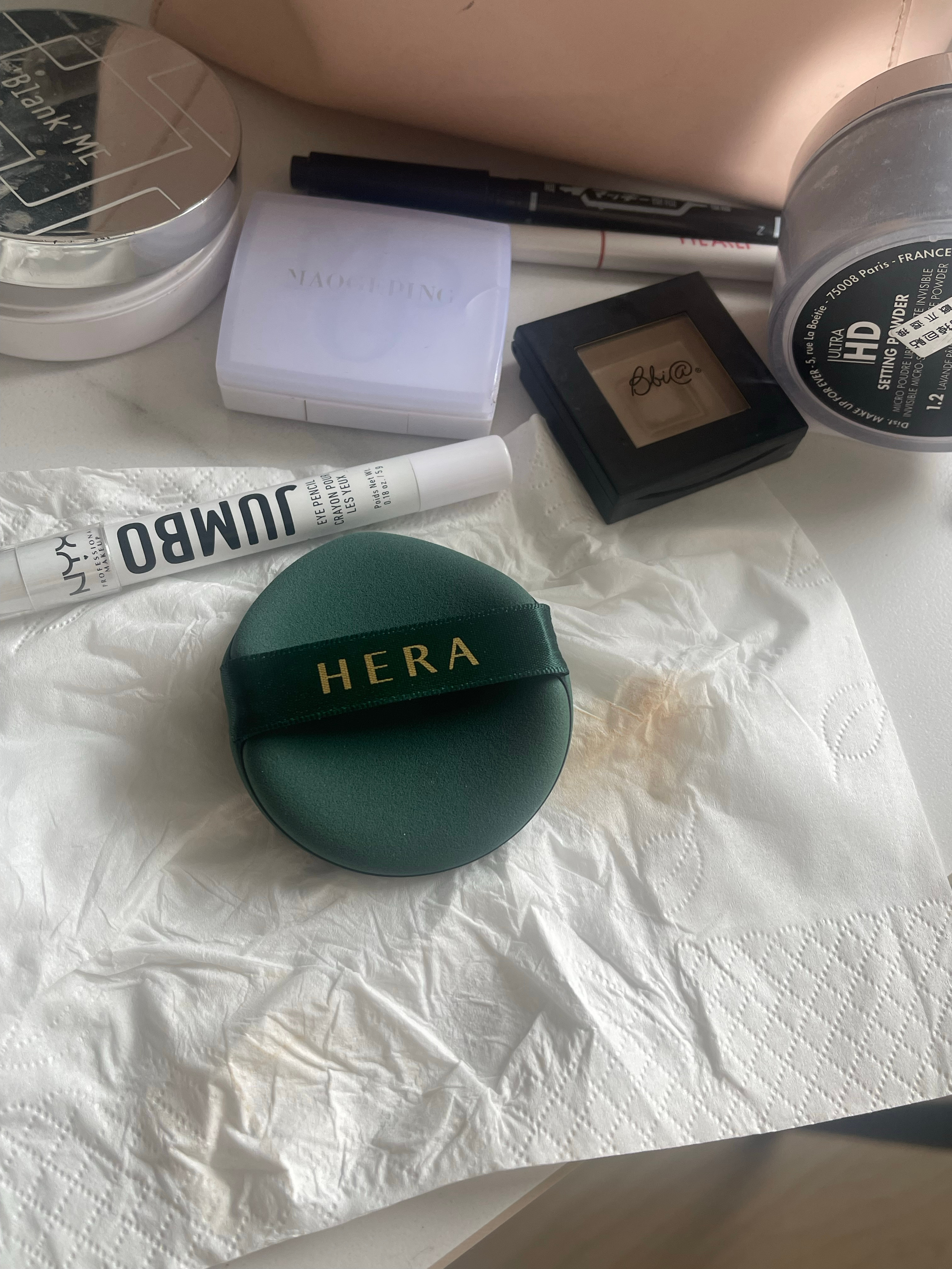 买赫拉粉底液送的粉扑这么牛？昨天用了才知道 吸水变大后巨软！重点还不吸粉 [憧憬