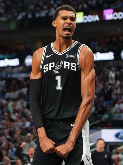 马刺还是太年轻了 交学费了！年轻的马刺不敌尼克斯，与NBA杯冠军失之交臂。本场比