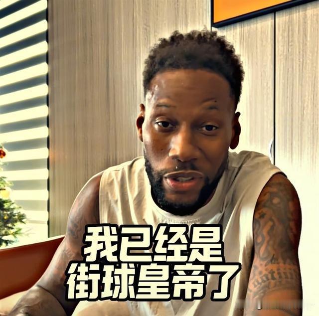 威姆斯这人还挺逗的。
前段时间去打什么八角笼，还厚着脸皮蹭韩德君的热度，喊话韩德