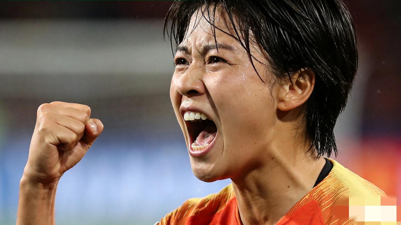 熬夜看哭了！中国女足加时绝杀，直接锁定世界杯门票！王霜这脚神助攻看湿了眼眶

