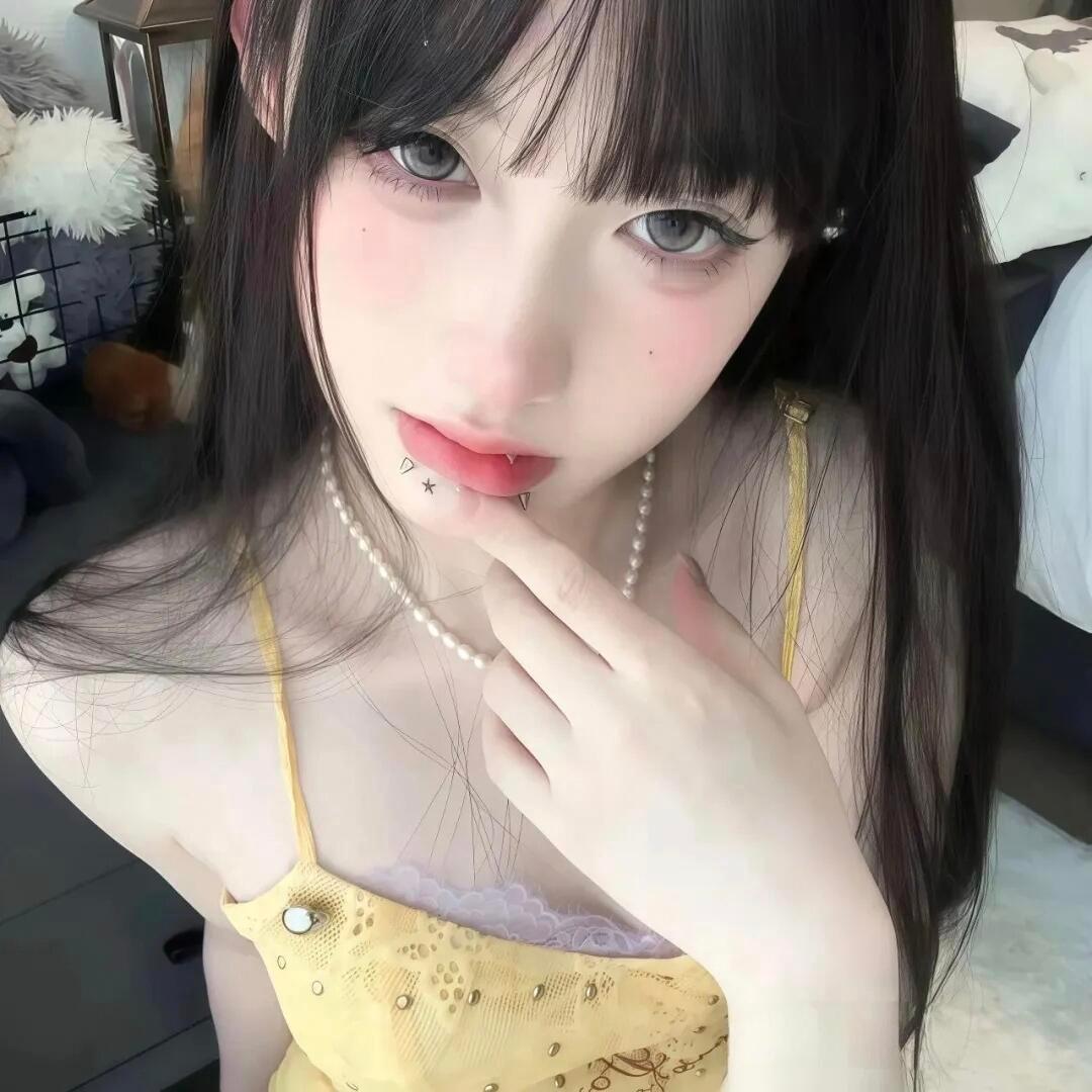 𝑾𝒆𝑪𝒉𝒂𝒕氛围感甜妹女头ins头像|甜妹|女生头像|氛围感|萌妹 