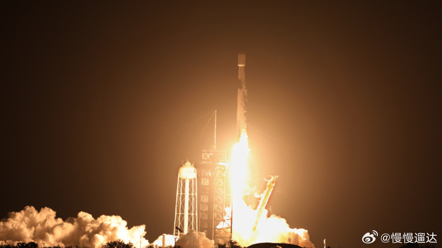 SpaceX再创纪录 38分钟连发两火箭马斯克创立的SpaceX公司又刷新一项太