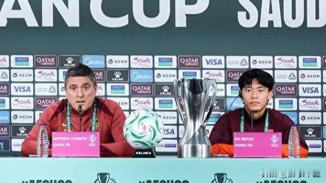 中日之间的比赛，永远不仅仅是一场比赛！
历史上的仇恨，因有人不断在未痊愈的伤口上