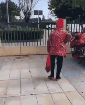 一名老登的改变期货 “老登”这个词突然泛滥了，比如都在说“老登”们集体翻车了，先