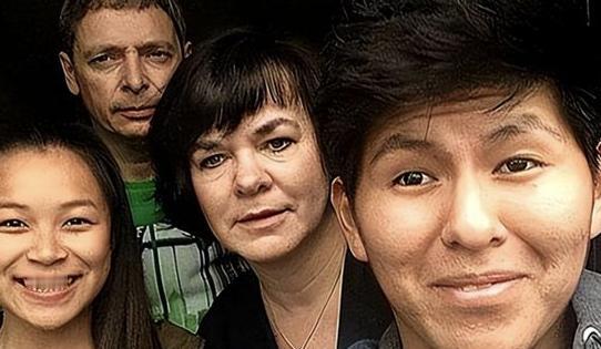 欧洲女孩长得像中国人，17年跑来中国寻亲，DNA结果让她泣不成声
故事得从比利时