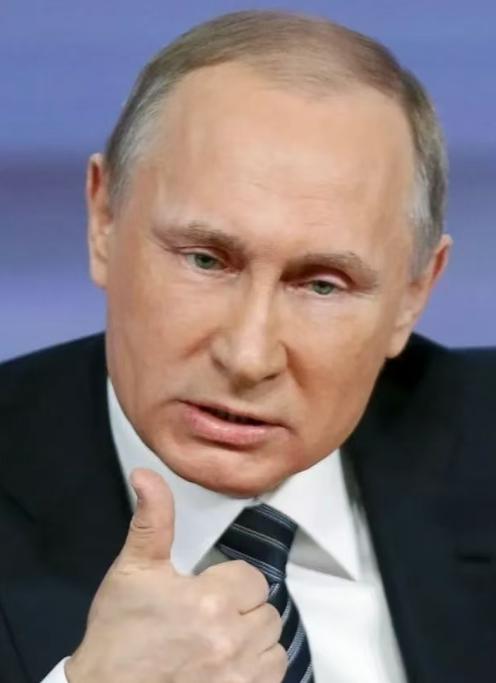 炸了！

战斗民族现在来借钱了，指明要人民币。

俄罗斯那国家级别的“存钱罐”，