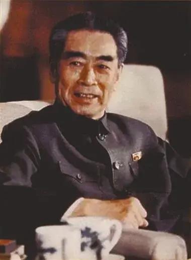 1927年4月12日，周总理悄悄来到上海会见友人却不幸被国民党所捕，就在周总理已