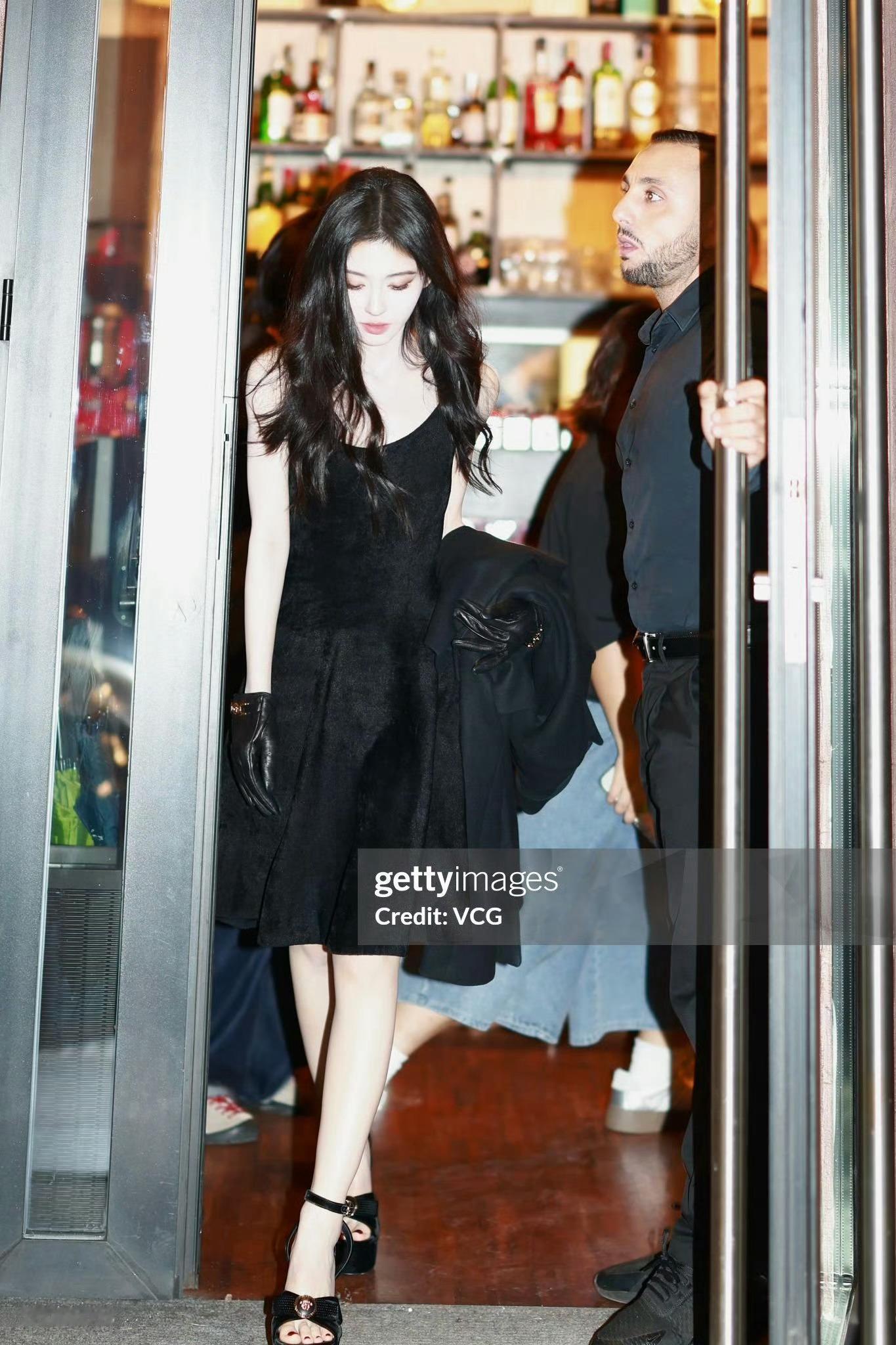 鞠婧祎米兰  鞠婧祎很适合Versace ​​​