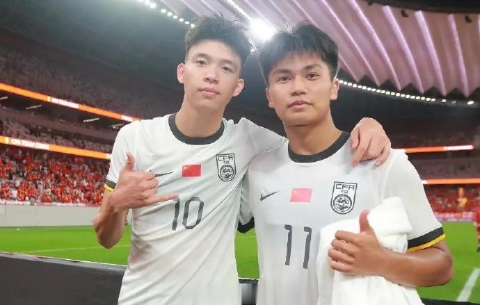 因“名义主队”越南队球衣为红色，U23国足今晚将穿白色球衣作战