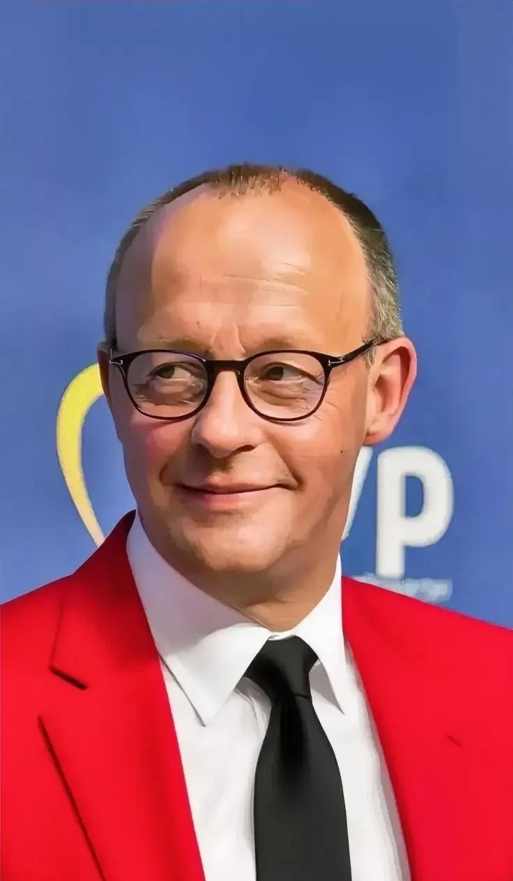 德国总理公开表态:
 
12月2日，德国总理默茨1日公开表态，反对给乌克兰“强加