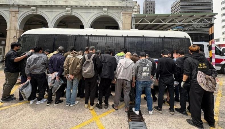 ＃香港打击毒品＃旺角警区特别职务队人员根据线报及经深入调查，今日（20日）在区内