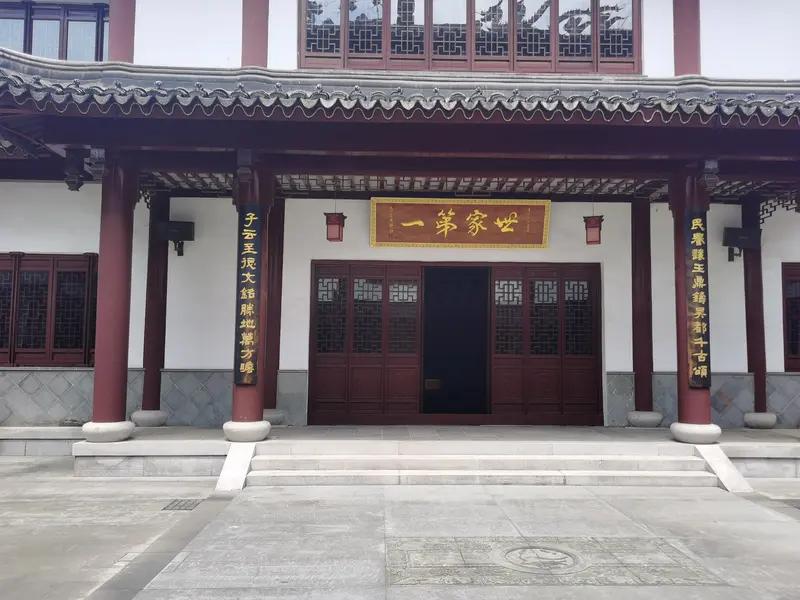 数年苦读争金榜这上联，读起来就感觉充满了莘莘学子为了梦想拼搏的那股子劲儿。我来对