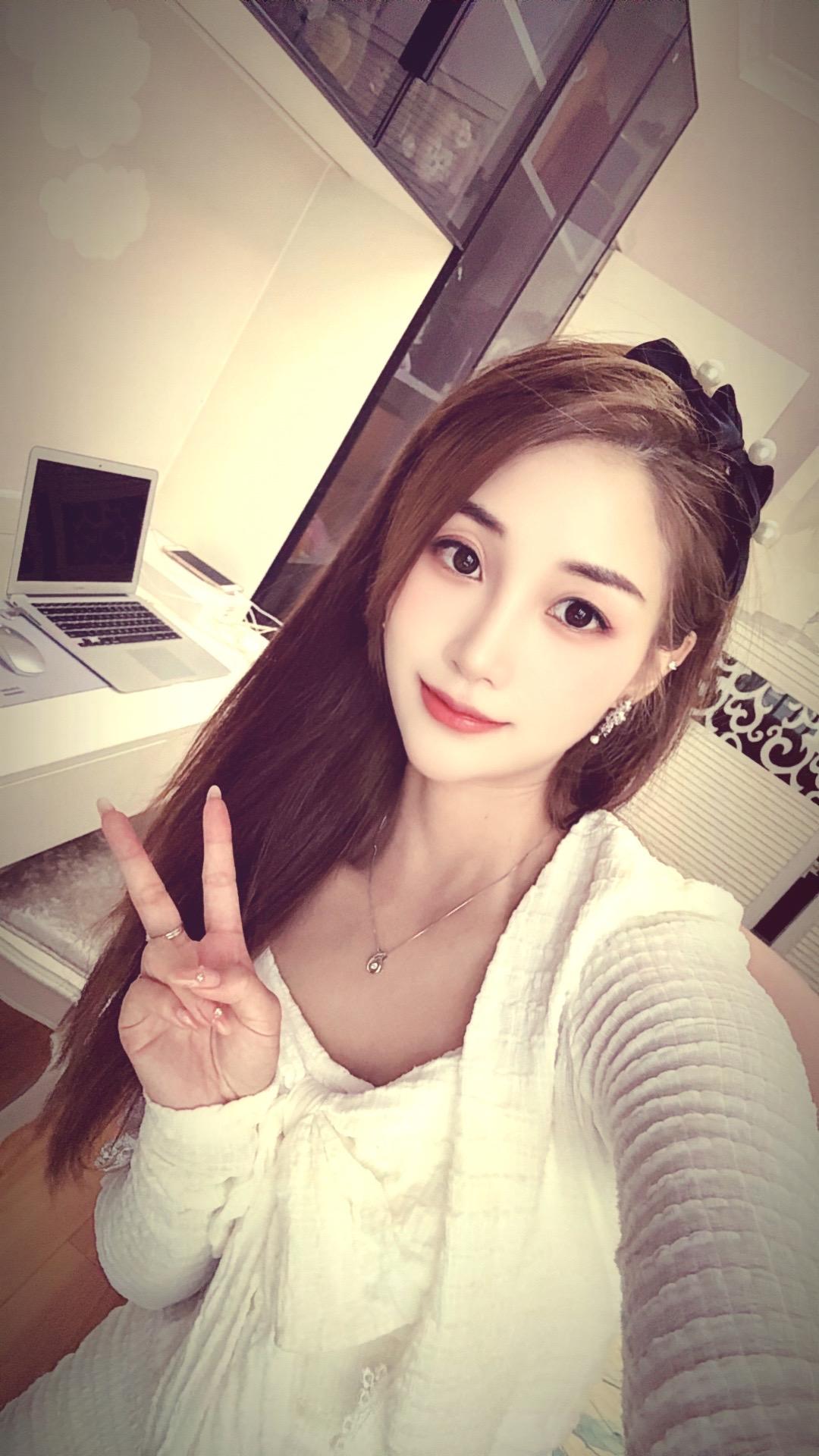 无论你经历了什么，记得带上善良和感恩，向阳而生，努力向上。