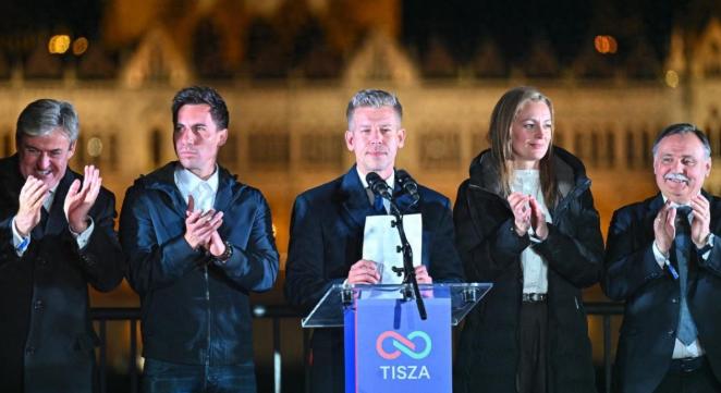 新官上任三把火，这边匈牙利刚结束欧尔班16年的强人统治，那边新总理就跟欧盟“和好