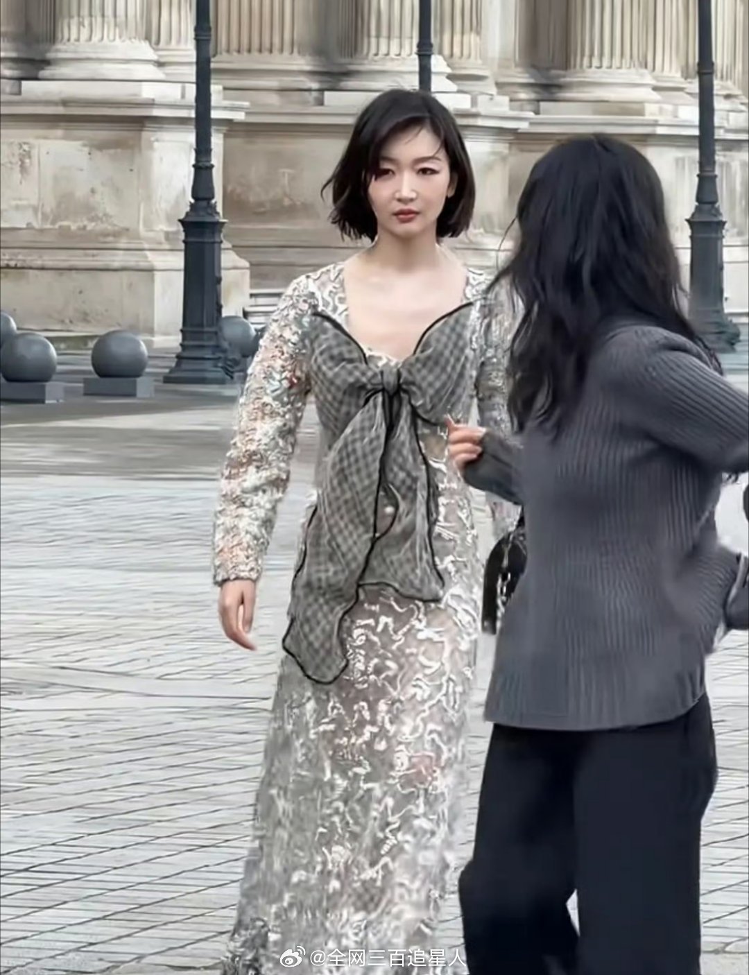 周冬雨和造型师有梁子吧？！ 