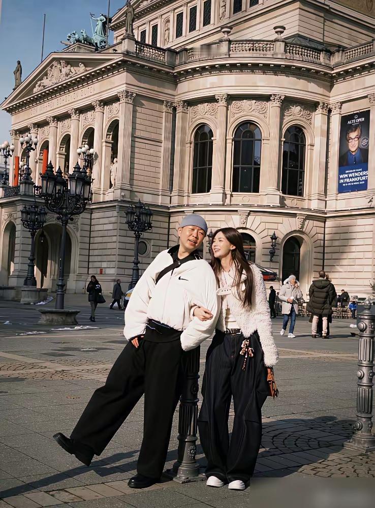 杜海涛这波操作，戳中多少已婚男人的痛处
 
大年初六的德国街头，沈梦辰换了18套