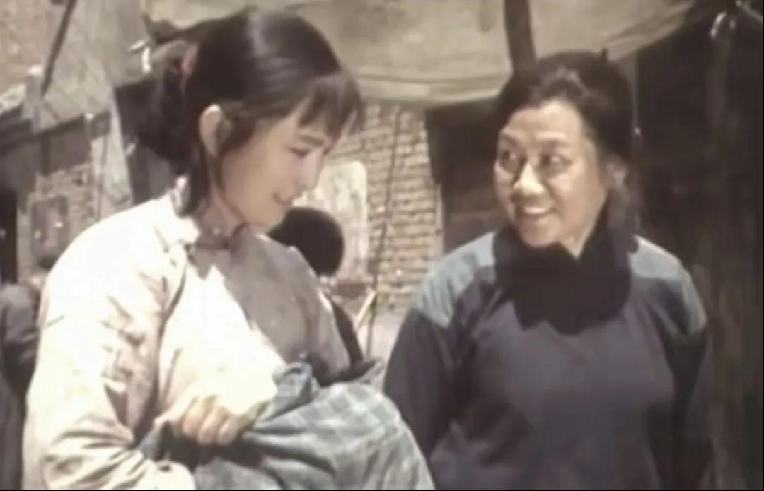 北影三花张金玲 李秀明 刘晓庆的小媳妇模样
