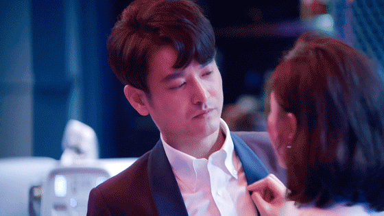 袁文康恋情丰富的演艺之路  袁文康的演技，如同他的角色一样丰富多彩。在《好运家》
