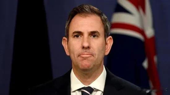 针对中国，澳大利亚表态！
据彭博社6月12日报道，澳大利亚国库部长查默斯在出席悉