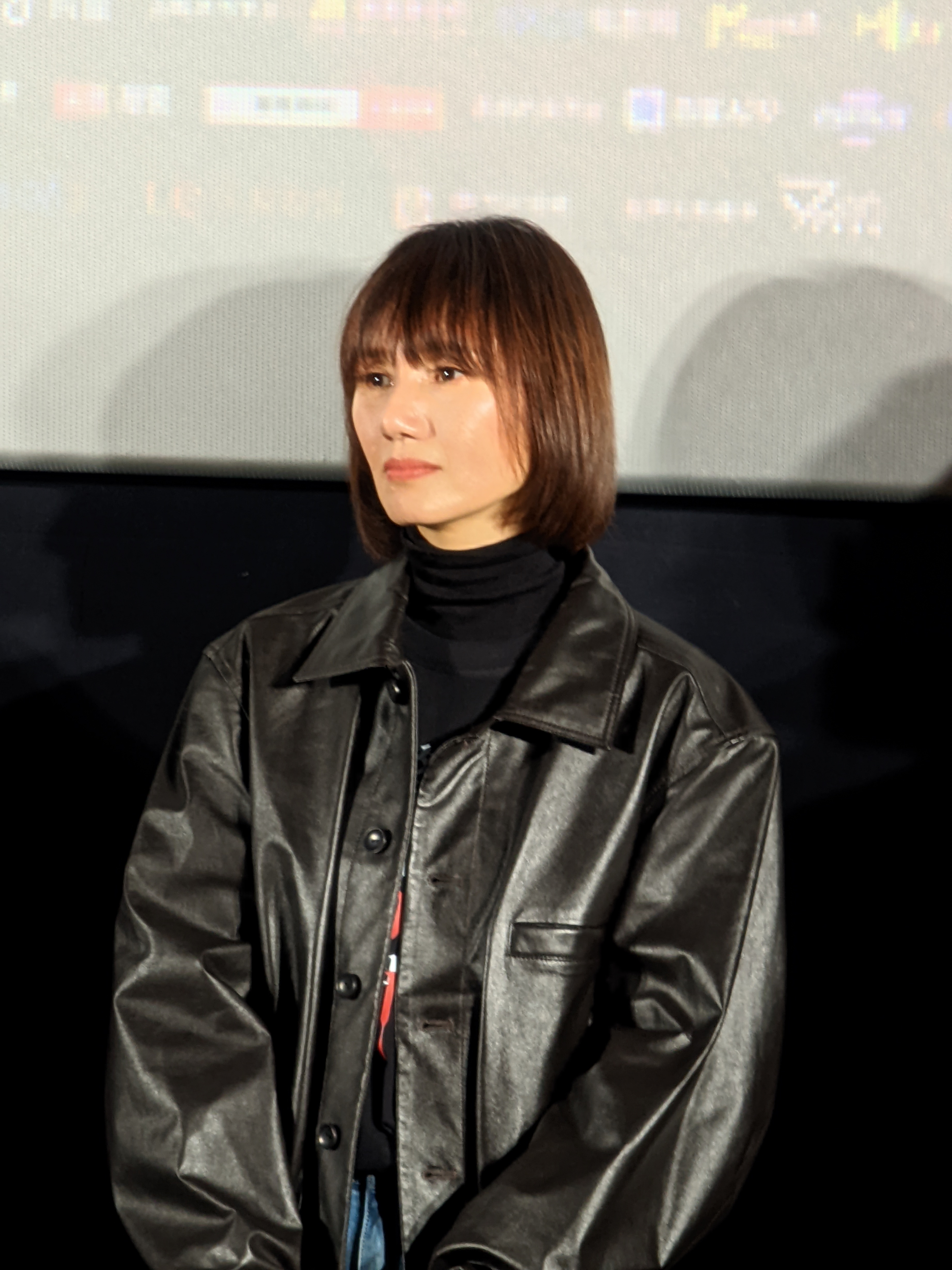 电影蜂蜜的针首波口碑 没带着任何预设去看了《蜂蜜的针》，进场前没看任何预告，连海