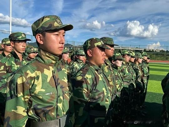 一般军训都是在什么时间?国内学生军训的时间安排主要遵循“开学前后”这一规律，具体