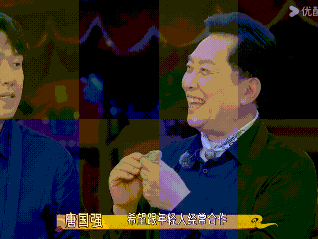 唐国强说和时团合作后变年轻了唐国强参加综艺和时代少年团互动，一开始脸盲叫错名字，