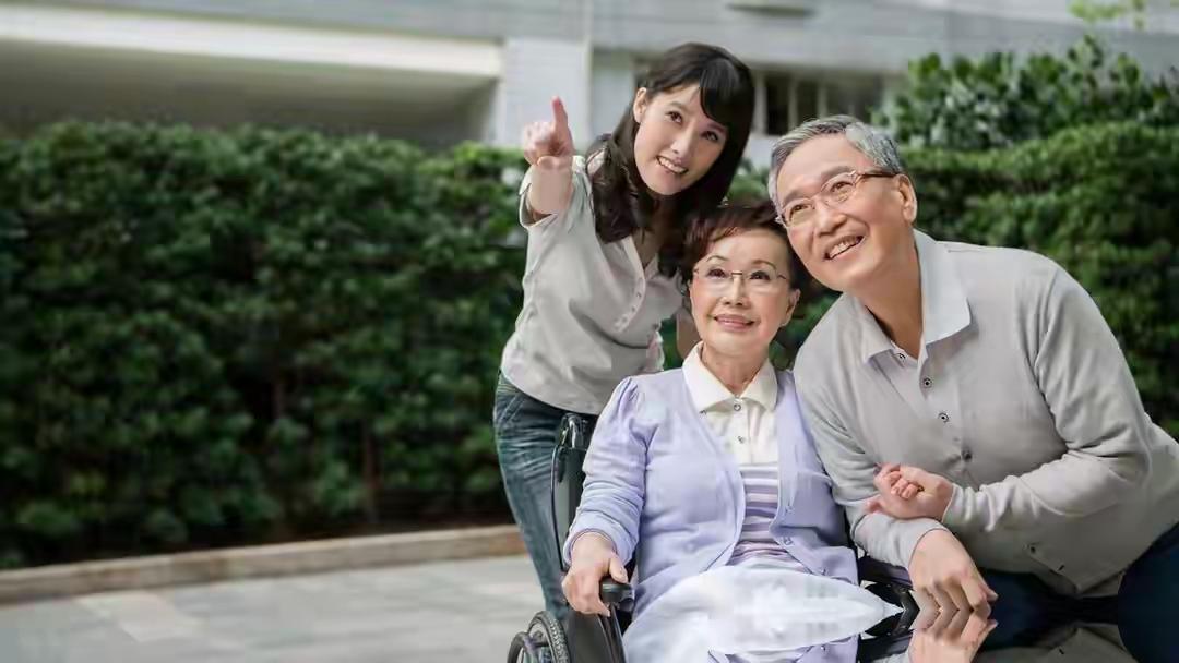 独生子女父母的痛点：有退休金，却养不动自己的老
 
很多人以为，手里有退休金，晚