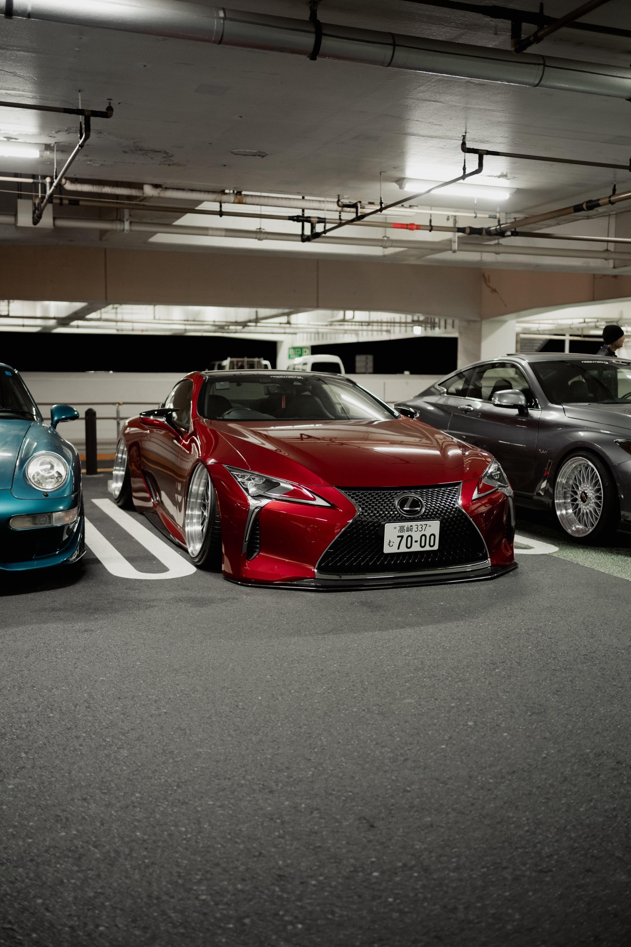 LC500。👥两条世界线上的影子终于重叠了    上周在海ほたPA...