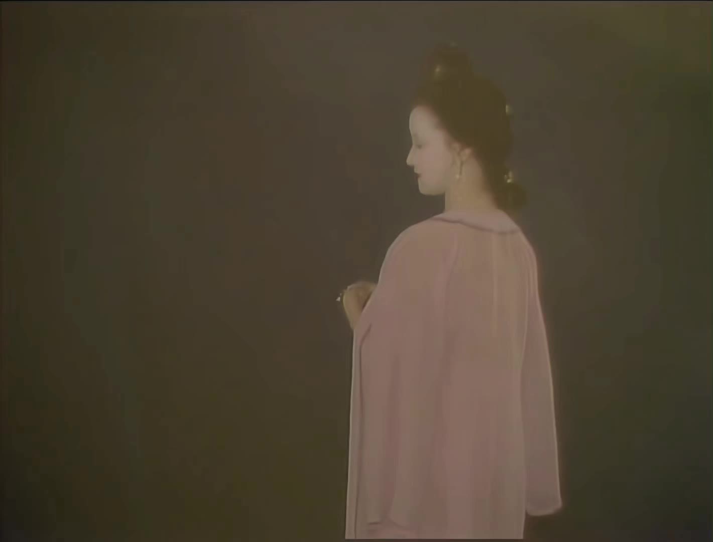 凤姐也很有魅力的呀！，特别是哭丧的那场妆造，绝绝子！