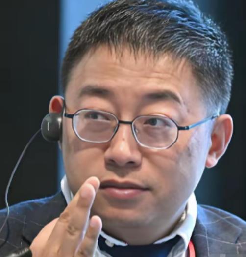 最近总听人谈论 “精英焦虑”，但有些所谓的中国精英，他们的焦虑点和普通人完全不在