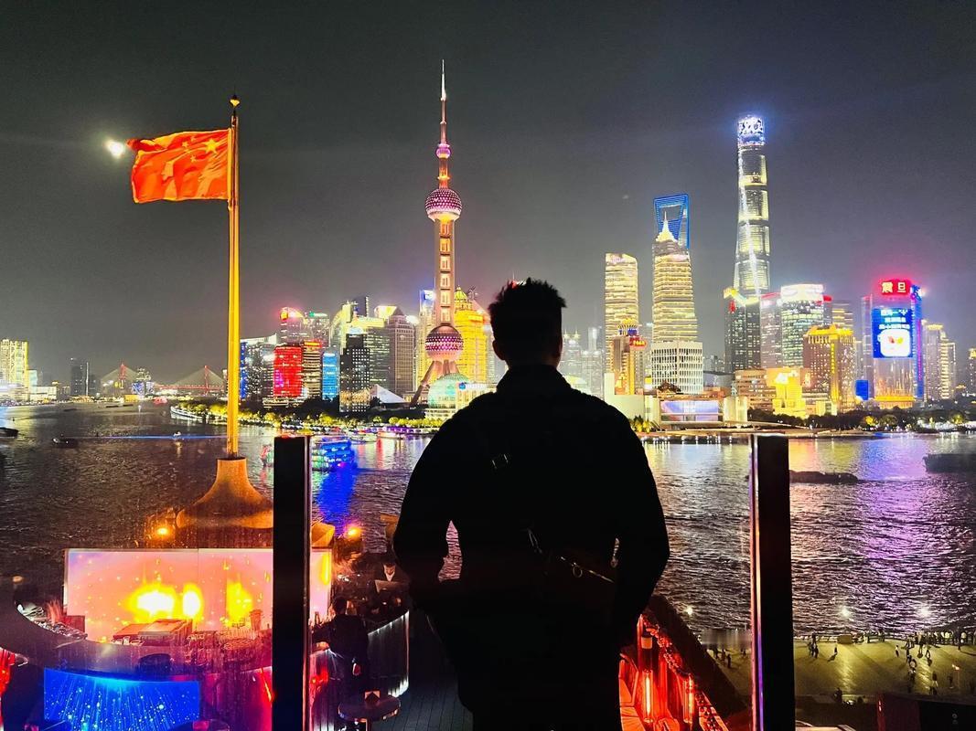 一个波兰🇵🇱人，第一次来中国🇨🇳，亲眼目睹的一切，让他震撼不已：他说，中