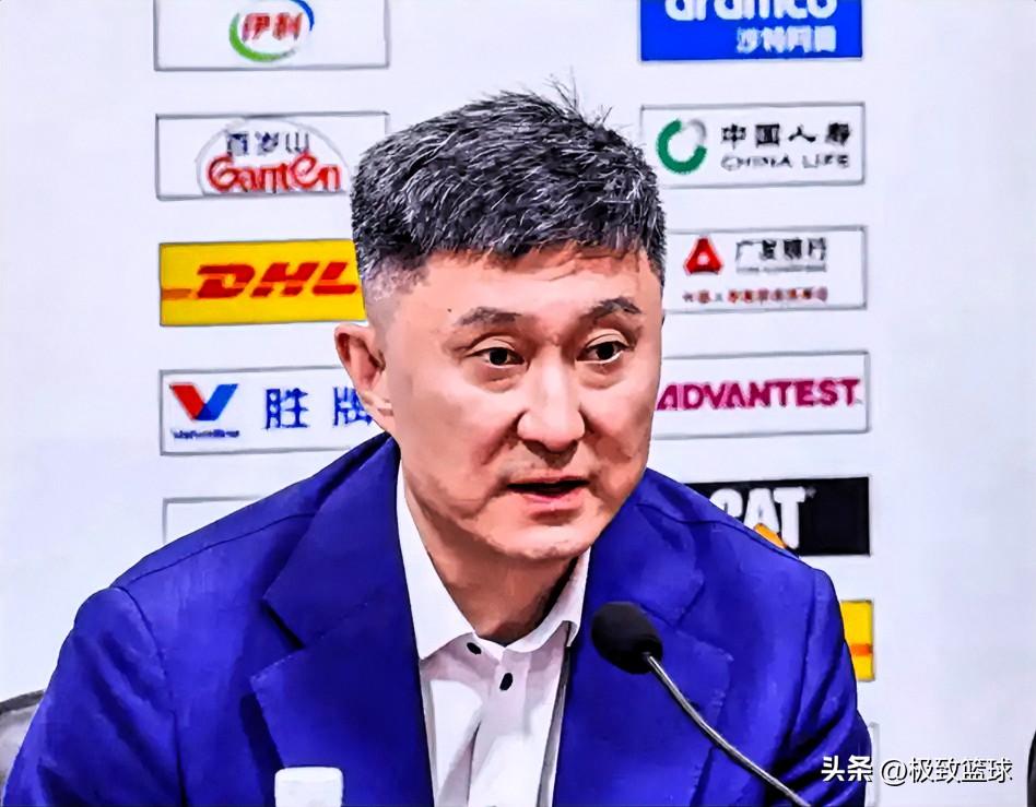 广东小将陈家政终于得到了杜峰的认可！

今日，广东以93-51狂胜四川，42分的