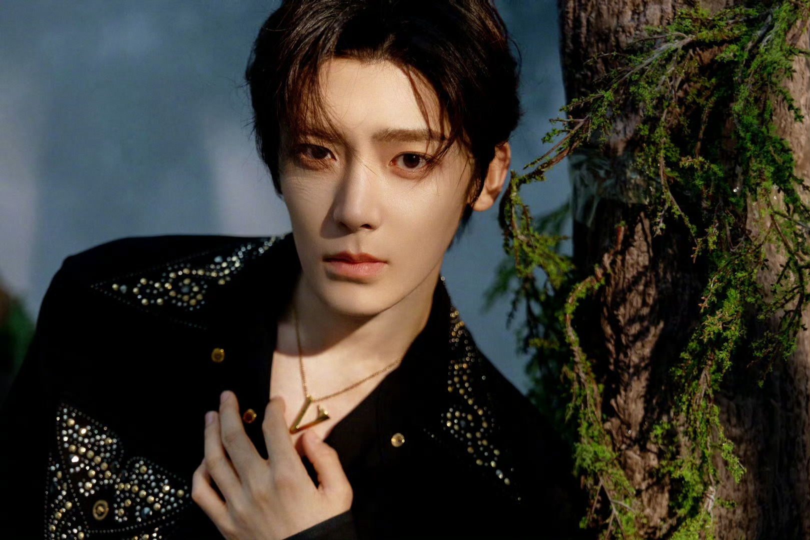 侯明昊新商务潮玩快官宣了 ​​​