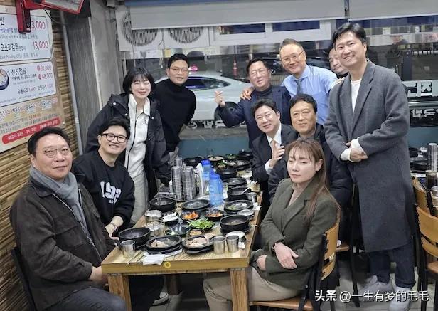 3月7日，韩国国民力量党前党首韩东勋将访问釜山，其亲韩系议员集体决定不随同前往。