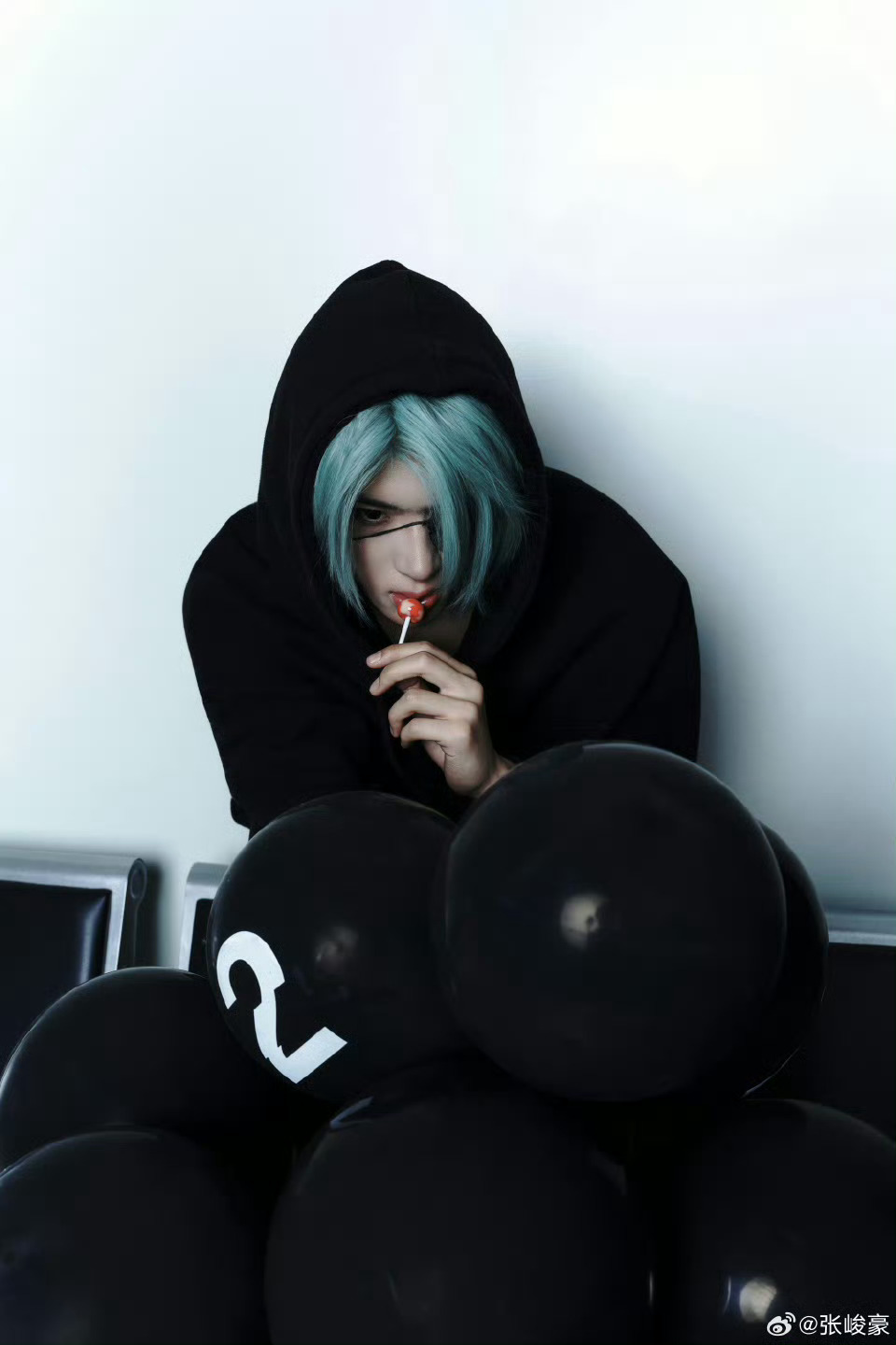 张峻豪薄荷绿发色张峻豪二次元男主 张峻豪EP2010新造型曝光，薄荷绿发色搭配黑