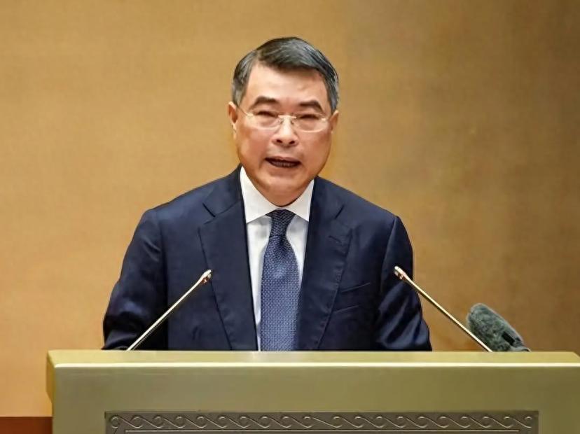 越南万万没想到！他没等来盾构机的降价，等来了中方面向全球实施的出口管制。

十月