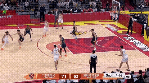 贺希宁迎着奎因三分命中，贺希宁值得入选国家队




贺希宁太强了，全面提升，各