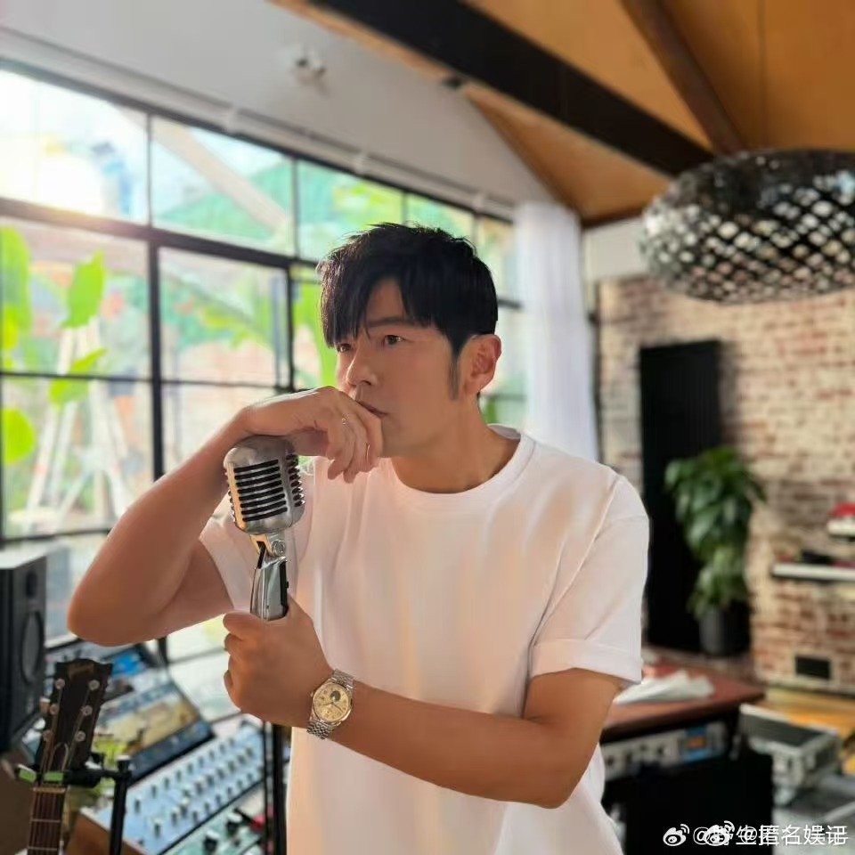 周杰伦快手宣发新专辑新专预告一发布就引爆全网，艺术感拉满，已经准备好循环一整个夏