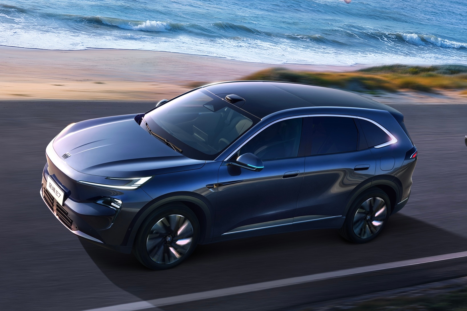 今天上市的新车很多，别克至境E7先出牌。一共上市3个版型，指导价15.99-19