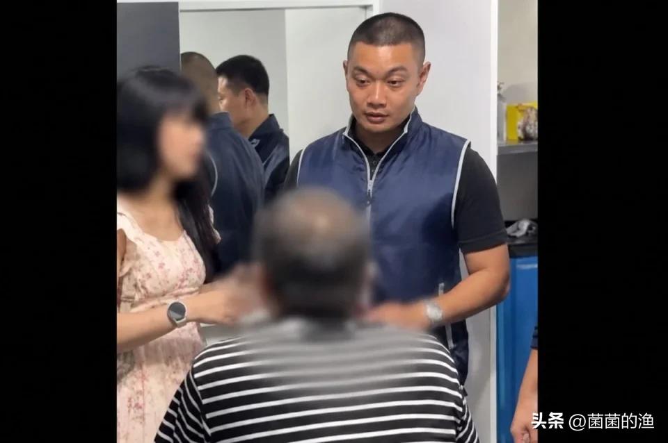 跑路21次都没跑掉，这人贩子在曼谷酒店门口被抓了

我跟你说个事儿。

有个中国