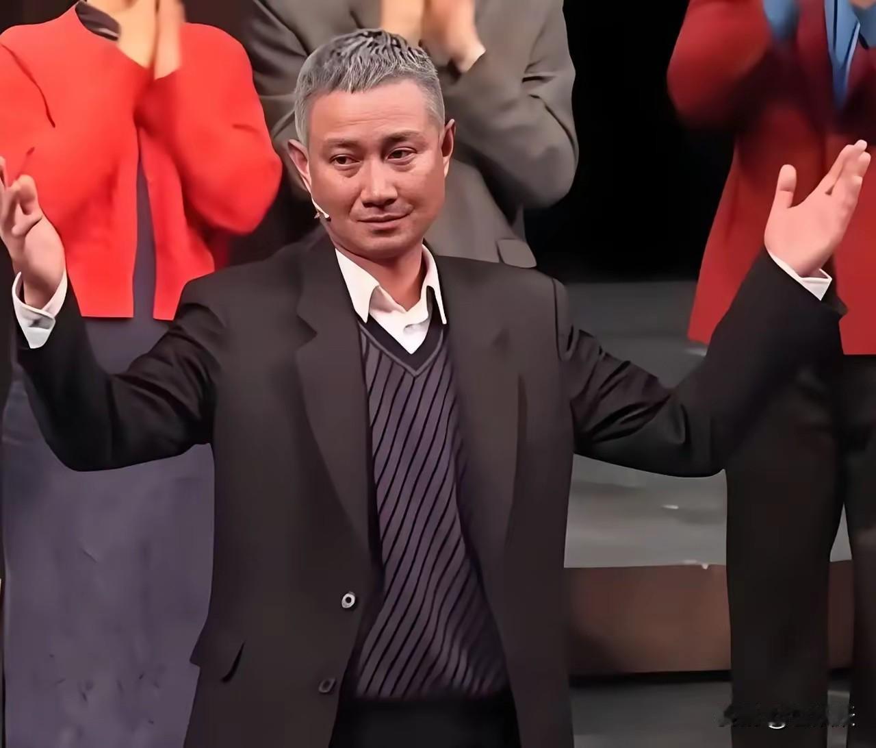 唉，好多网友说文章惨，马伊琍狠。
有没有可能，他俩就像短剧里演的，马伊琍只是收回