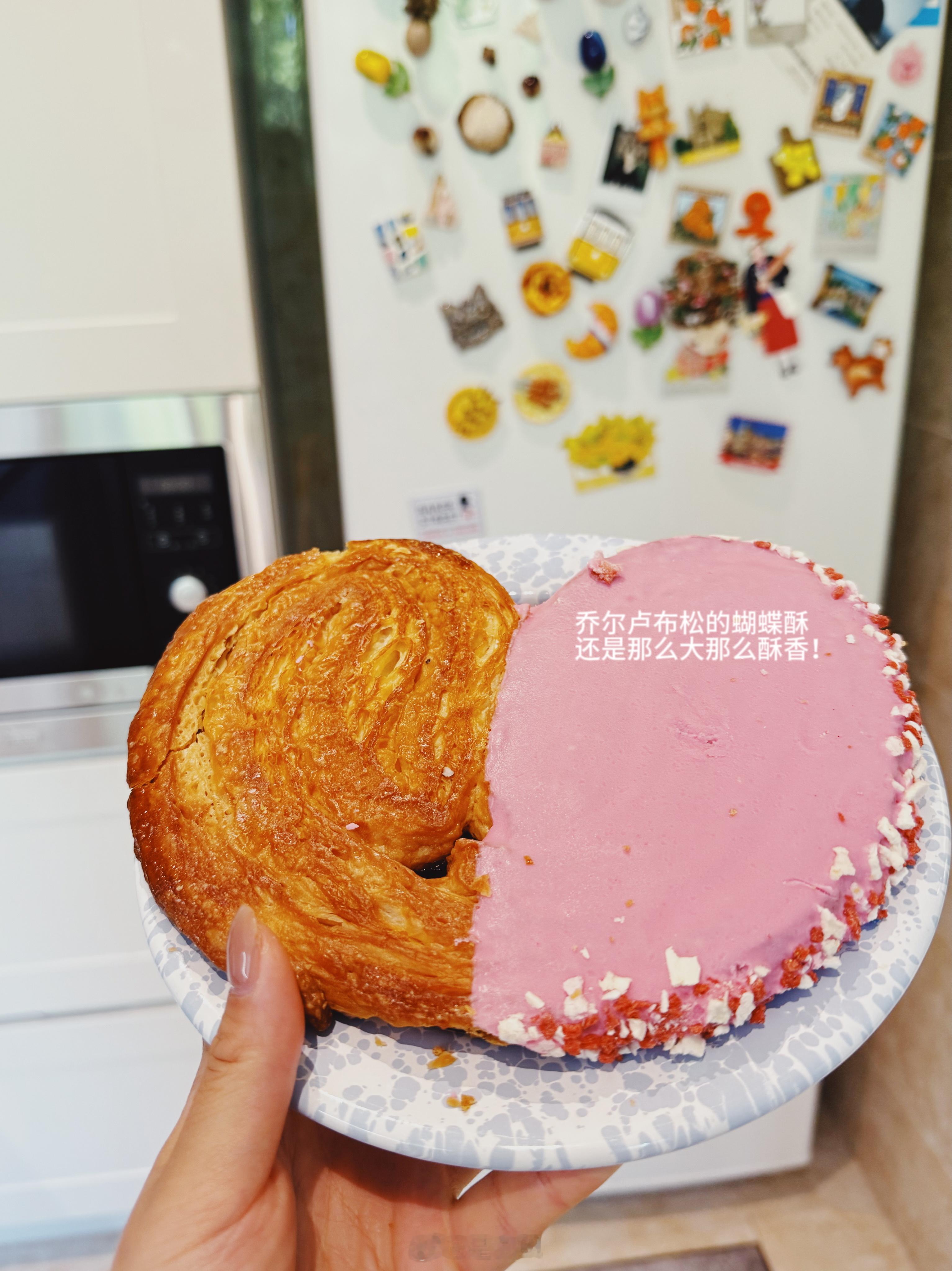 想到马上要五一放假今天在工位上嘴角都快压不住了🙊 ​​​