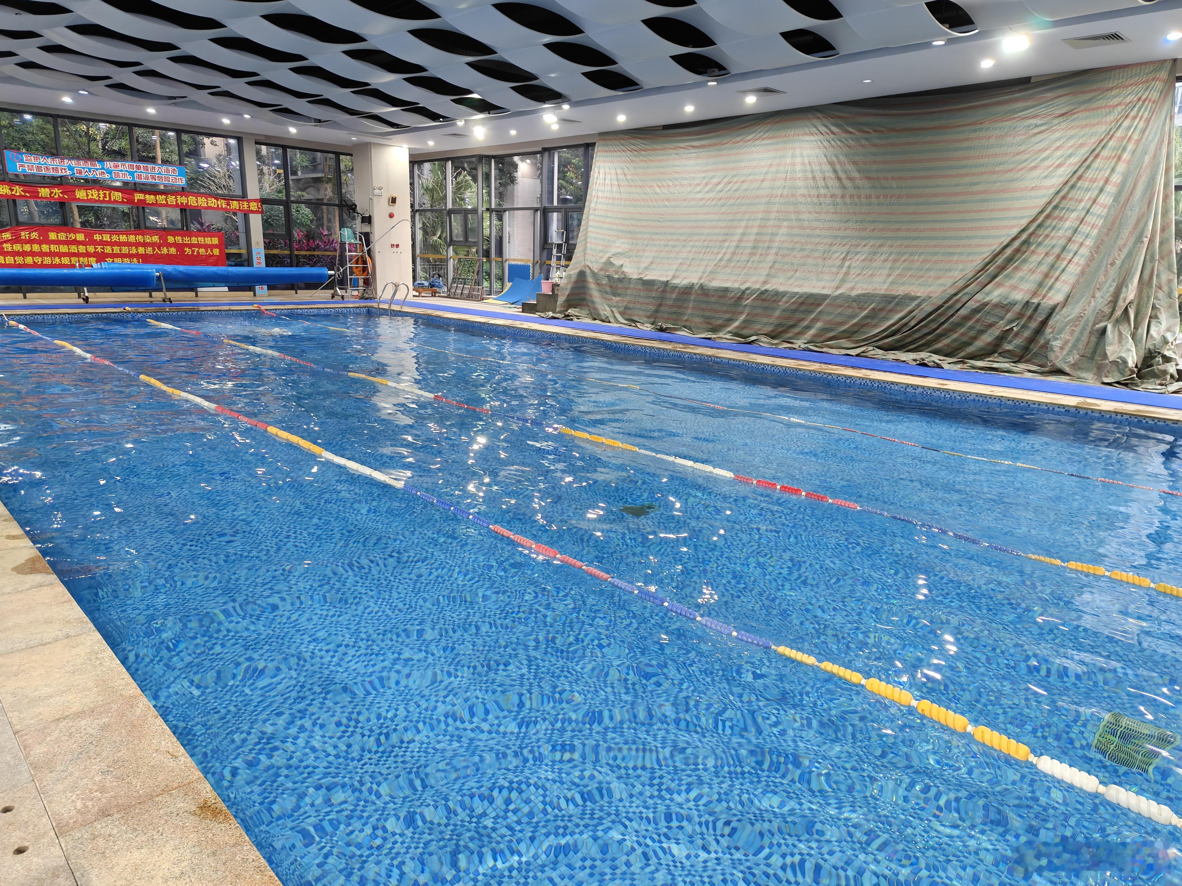 没带手表，这泳白游了前些天看了个蛙泳教学，把姿势改正了，真的超有效果，我之前都是