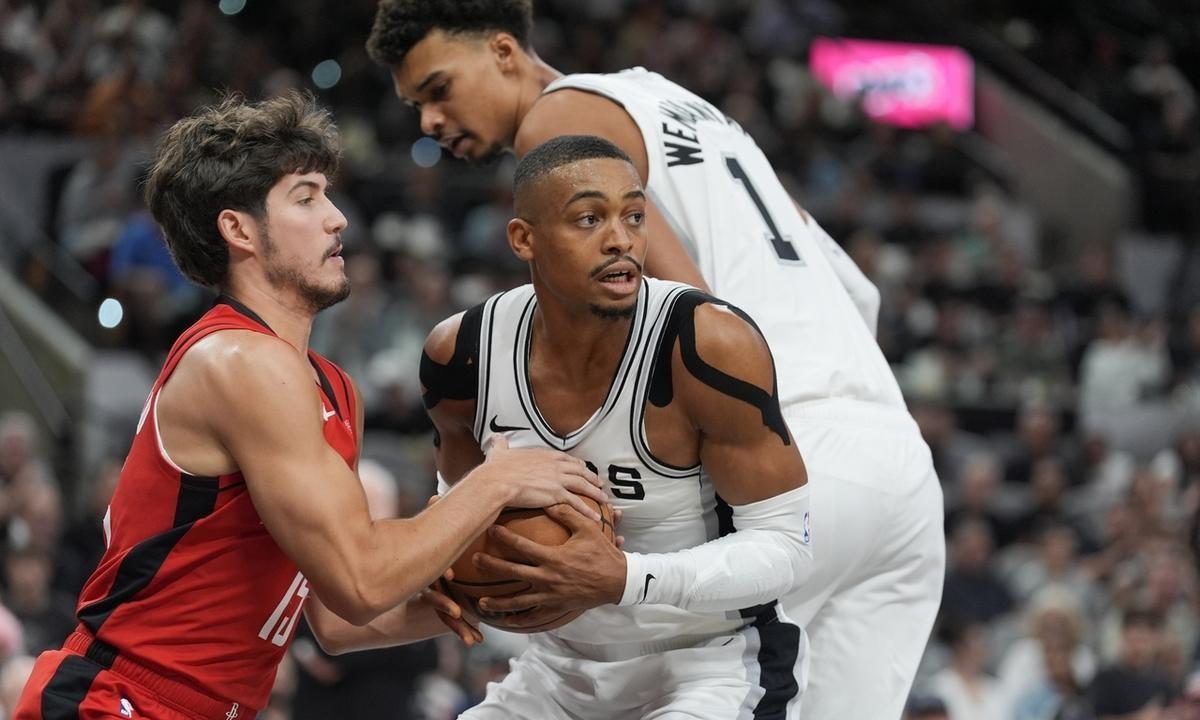 106-101火箭胜马刺！七子赛后评分：格林爆发满分，申京持续低迷
火箭队今天险