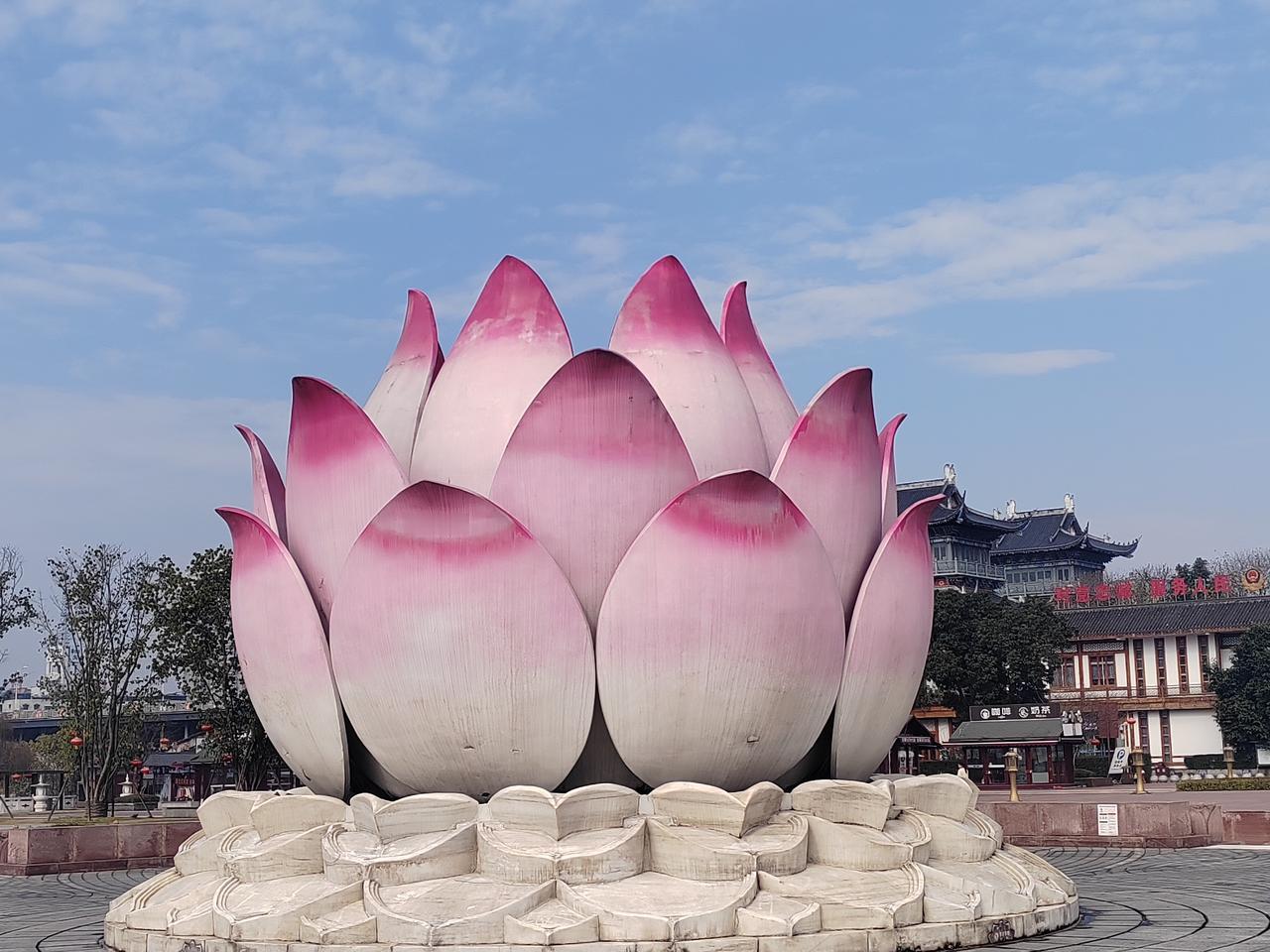 孙女十八岁成人礼有感
            作者：于买
生下来光咚咚，参军光咚