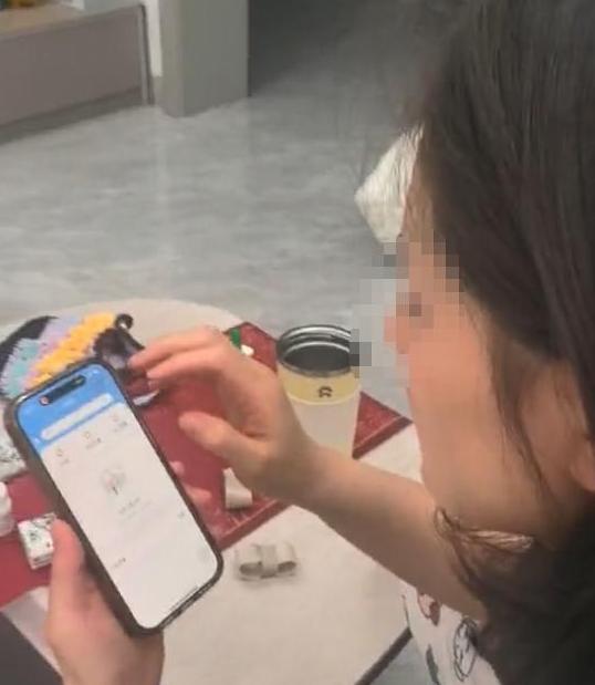 “真的离大谱！”安徽一名普通女子，在不知情的情况下，短短五分钟内，被人批量注册了