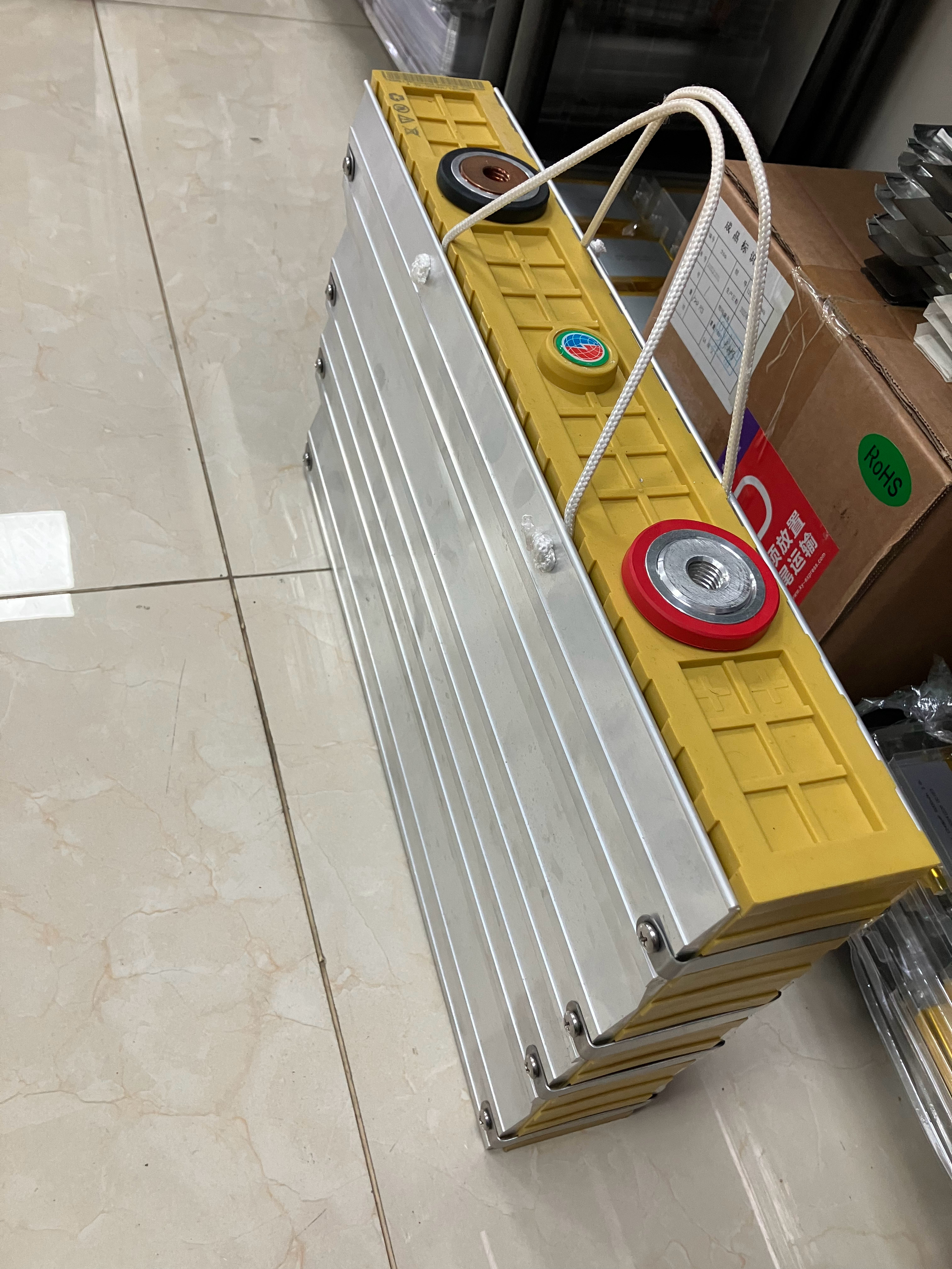 1000Ah的样品，新型电池。厂长说电池 ​​​