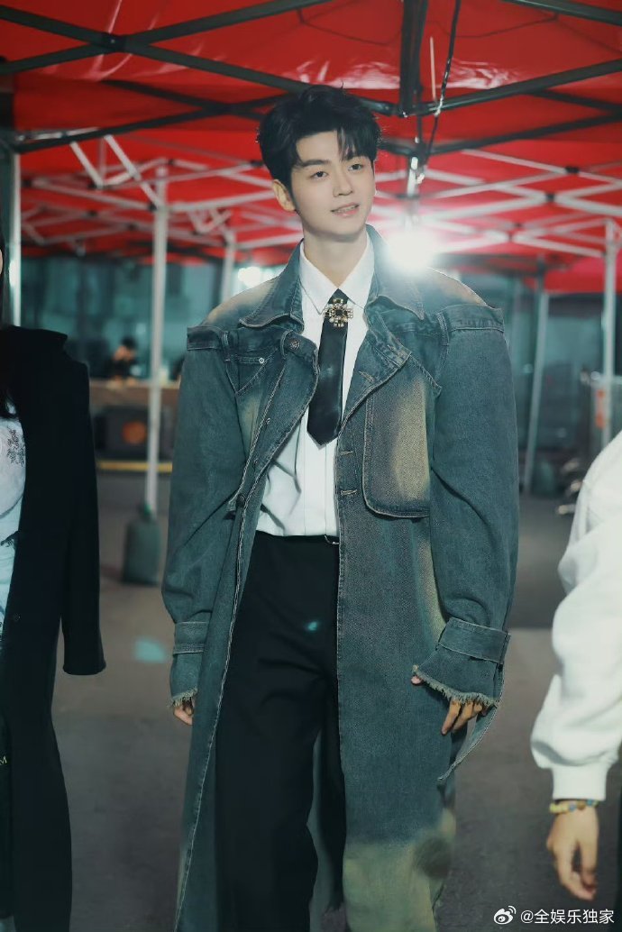 选手们在镜头里杀疯了！帅得立体、美得灵动，每一张神图都质感爆棚，这波视觉盛宴太顶